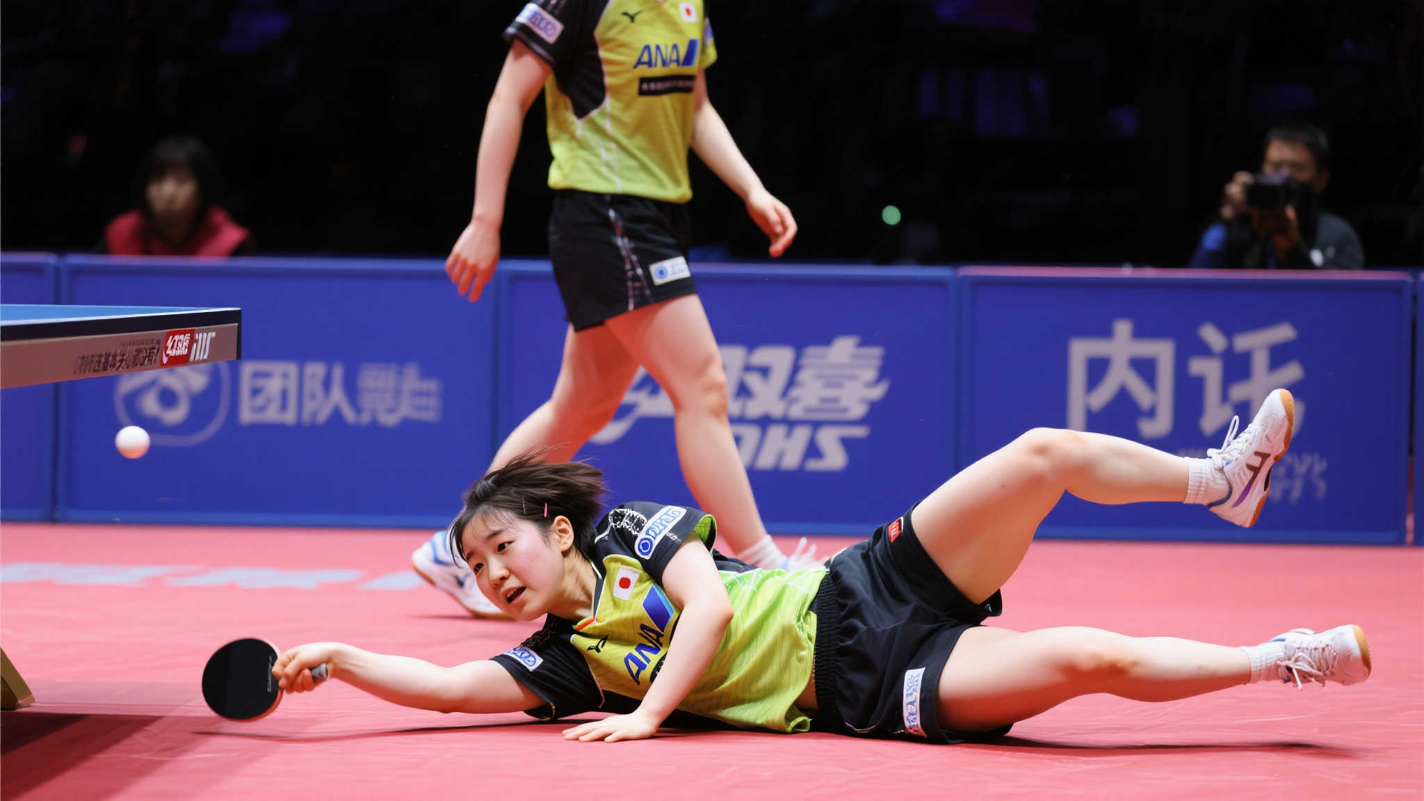 带到场边 带到场边